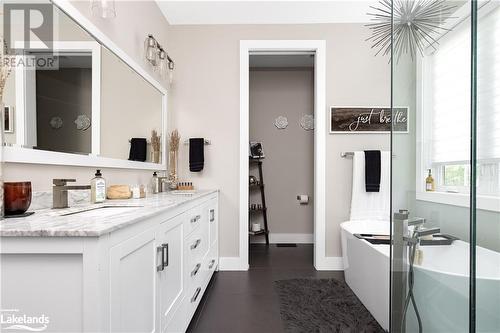 450 Fowlers Road, Huntsville, ON - Indoor Photo Showing Bathroom