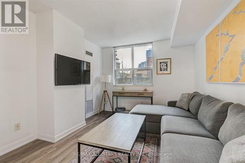 256 - 313 Richmond Street E, Toronto (Moss Park), ON - Indoor Photo Showing Living Room