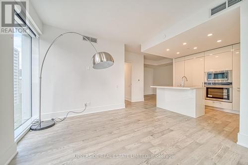 1016 - 1 Gloucester Street, Toronto (Church-Yonge Corridor), ON - Indoor Photo Showing Kitchen