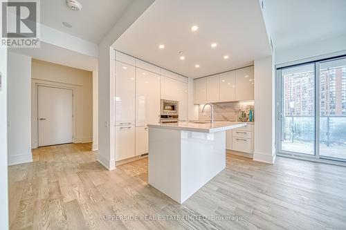 1016 - 1 Gloucester Street, Toronto (Church-Yonge Corridor), ON - Indoor Photo Showing Kitchen