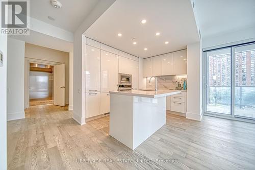 1016 - 1 Gloucester Street, Toronto (Church-Yonge Corridor), ON - Indoor Photo Showing Kitchen