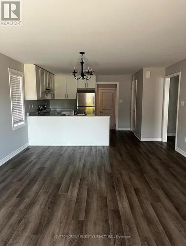 1277B Leslie Drive, Innisfil, ON - Indoor Photo Showing Kitchen