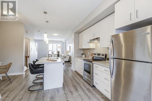 3 - 1890 Rymal Road E, Hamilton, ON - Indoor Photo Showing Kitchen With Upgraded Kitchen