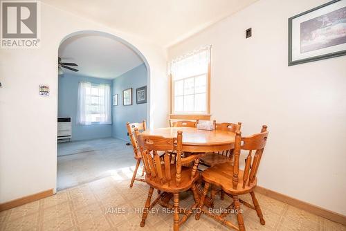 11 Wolfe Avenue, Deep River, ON - Indoor Photo Showing Dining Room