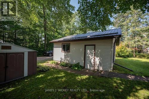 11 Wolfe Avenue, Deep River, ON - Outdoor