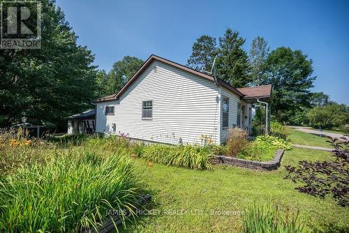 11 Wolfe Avenue, Deep River, ON - Outdoor