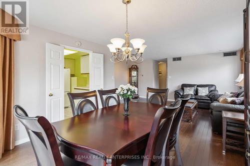 202 - 880 Dundas Street W, Mississauga (Erindale), ON - Indoor Photo Showing Dining Room