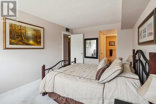 202 - 880 Dundas Street W, Mississauga (Erindale), ON - Indoor Photo Showing Bedroom