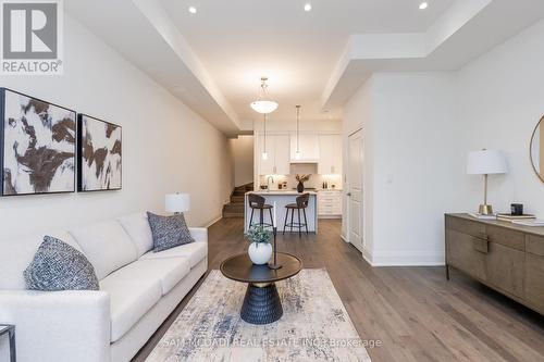 20 - 95 Brookfield Road E, Oakville (Old Oakville), ON - Indoor Photo Showing Living Room