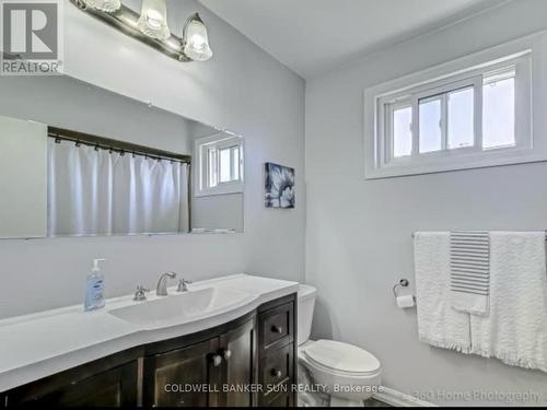 7606 Darcel Avenue, Mississauga (Malton), ON - Indoor Photo Showing Bathroom