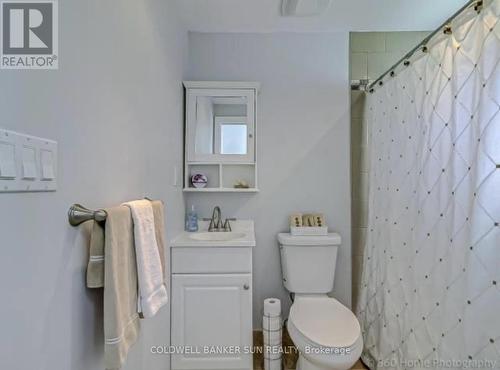 7606 Darcel Avenue, Mississauga (Malton), ON - Indoor Photo Showing Bathroom