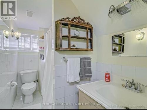 7606 Darcel Avenue, Mississauga (Malton), ON - Indoor Photo Showing Bathroom