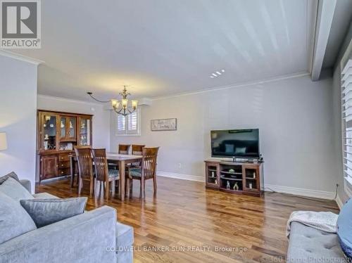 7606 Darcel Avenue, Mississauga (Malton), ON - Indoor Photo Showing Living Room