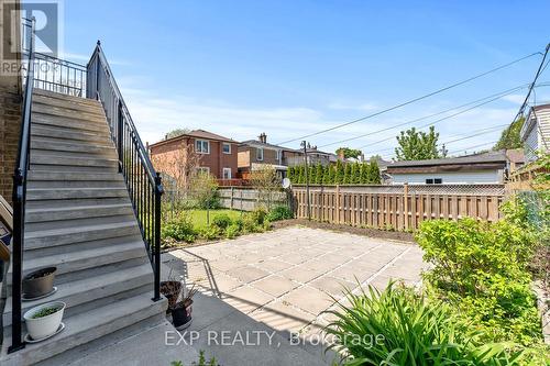 2 Rochdale Avenue, Toronto (Caledonia-Fairbank), ON - Outdoor