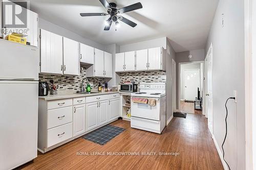 77 Province Street N, Hamilton (Crown Point), ON - Indoor Photo Showing Kitchen