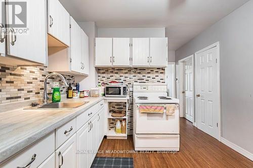 77 Province Street N, Hamilton (Crown Point), ON - Indoor Photo Showing Kitchen