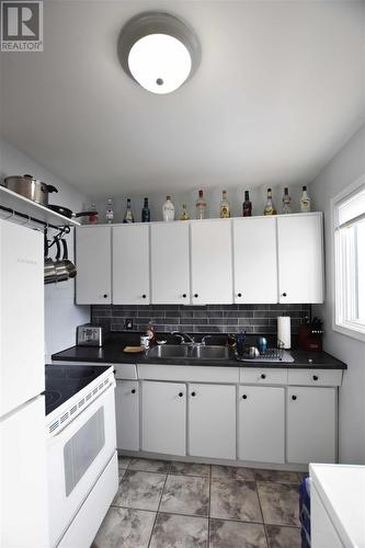 215 Meadow Park Cres, Sault Ste Marie, ON - Indoor Photo Showing Kitchen With Double Sink