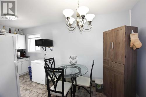 215 Meadow Park Cres, Sault Ste Marie, ON - Indoor Photo Showing Dining Room