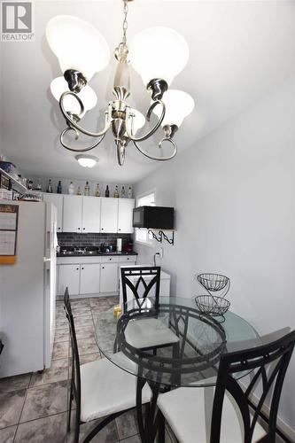 215 Meadow Park Cres, Sault Ste Marie, ON - Indoor Photo Showing Dining Room