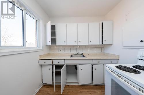 215 Meadow Park Cres, Sault Ste Marie, ON - Indoor Photo Showing Kitchen