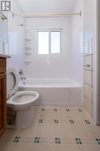 215 Meadow Park Cres, Sault Ste Marie, ON - Indoor Photo Showing Bathroom