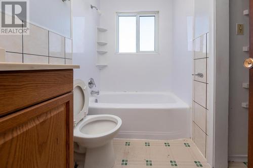 215 Meadow Park Cres, Sault Ste Marie, ON - Indoor Photo Showing Bathroom