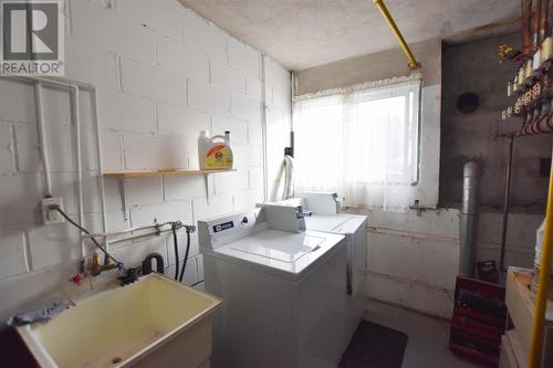 215 Meadow Park Cres, Sault Ste Marie, ON - Indoor Photo Showing Laundry Room