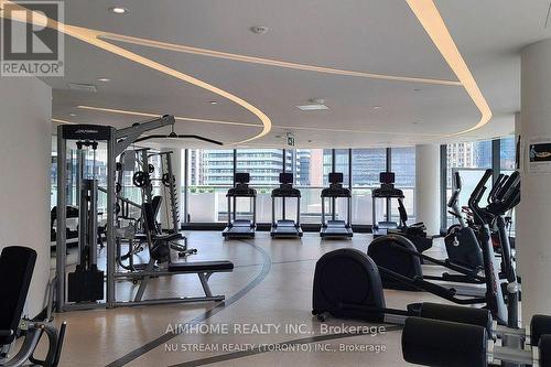 605 - 11 Wellesley Street W, Toronto, ON - Indoor Photo Showing Gym Room