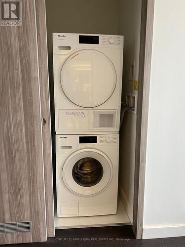 2303 - 85 Mcmahon Drive, Toronto (Bayview Village), ON - Indoor Photo Showing Laundry Room