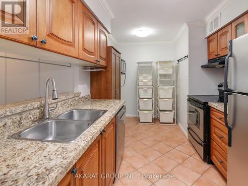 Ph05 - 633 Bay Street, Toronto, ON - Indoor Photo Showing Kitchen With Stainless Steel Kitchen With Double Sink