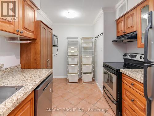 Ph05 - 633 Bay Street, Toronto, ON - Indoor Photo Showing Kitchen