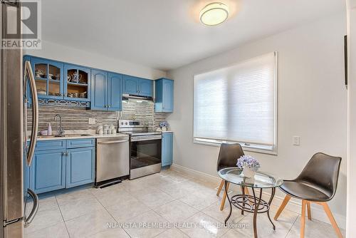 2 Pinegrove Crescent, London, ON - Indoor Photo Showing Kitchen