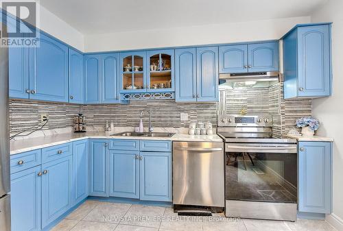 2 Pinegrove Crescent, London, ON - Indoor Photo Showing Kitchen With Double Sink With Upgraded Kitchen