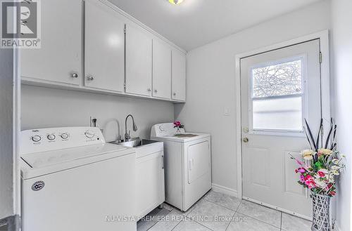 2 Pinegrove Crescent, London, ON - Indoor Photo Showing Laundry Room