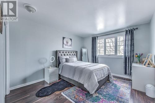 2 Pinegrove Crescent, London, ON - Indoor Photo Showing Bedroom