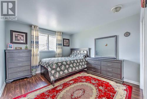 2 Pinegrove Crescent, London, ON - Indoor Photo Showing Bedroom