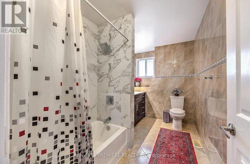 2 Pinegrove Crescent, London, ON - Indoor Photo Showing Bathroom