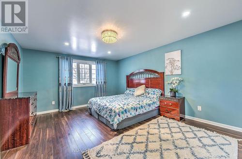 2 Pinegrove Crescent, London, ON - Indoor Photo Showing Bedroom