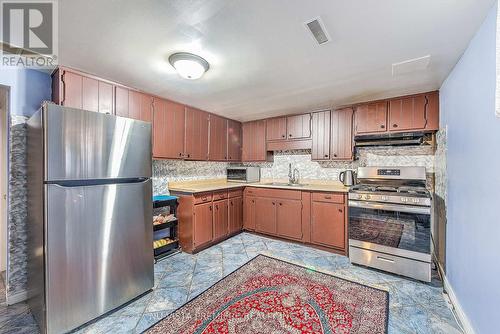 2 Pinegrove Crescent, London, ON - Indoor Photo Showing Kitchen