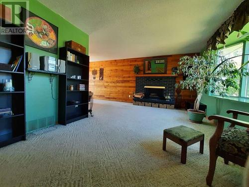 1323 7Th Avenue, Valemount, BC - Indoor With Fireplace