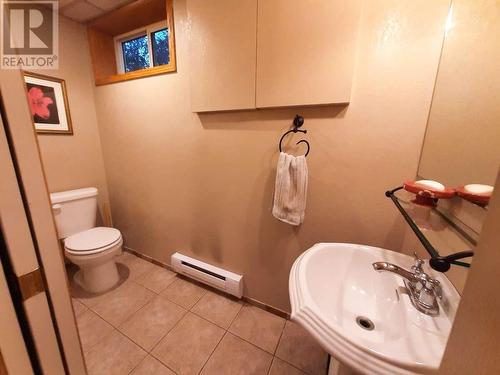 1323 7Th Avenue, Valemount, BC - Indoor Photo Showing Bathroom