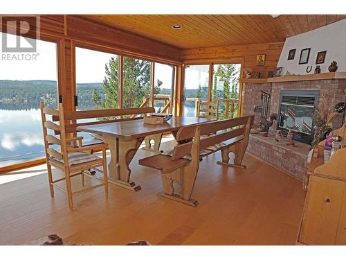 6328 North Shore Drive, 100 Mile House, BC - Indoor Photo Showing Dining Room