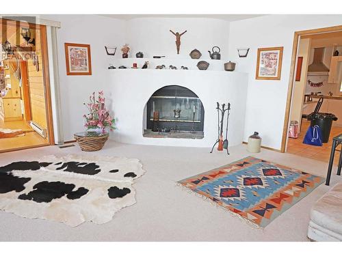 6328 North Shore Drive, 100 Mile House, BC - Indoor Photo Showing Other Room