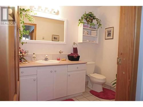 6328 North Shore Drive, 100 Mile House, BC - Indoor Photo Showing Bathroom