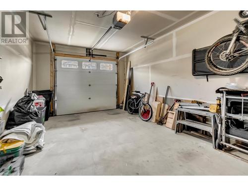 303 6798 Westgate Avenue, Prince George, BC - Indoor Photo Showing Garage