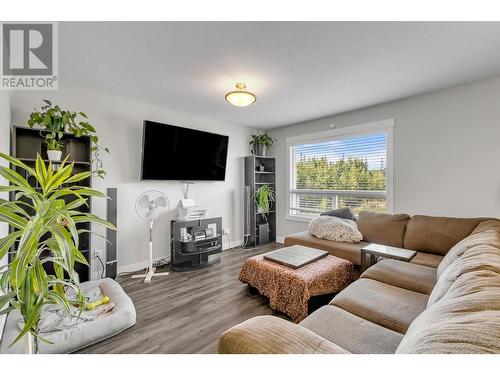 303 6798 Westgate Avenue, Prince George, BC - Indoor Photo Showing Living Room