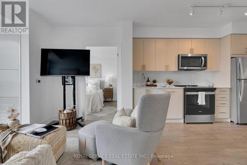 2504 - 2550 Simcoe Street N, Oshawa (Windfields), ON - Indoor Photo Showing Kitchen With Stainless Steel Kitchen