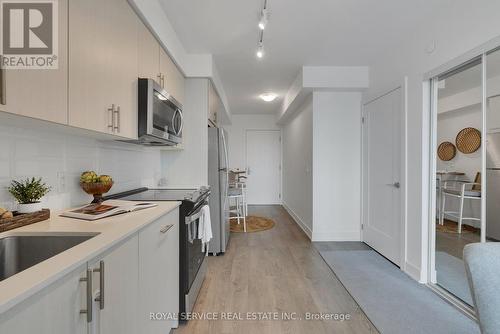 2504 - 2550 Simcoe Street N, Oshawa (Windfields), ON - Indoor Photo Showing Kitchen