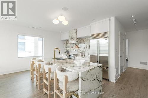 3736 Mangusta Court, Innisfil, ON - Indoor Photo Showing Dining Room