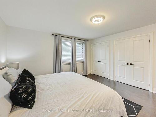 95-6540 Falconer Dr, Mississauga, ON - Indoor Photo Showing Bedroom